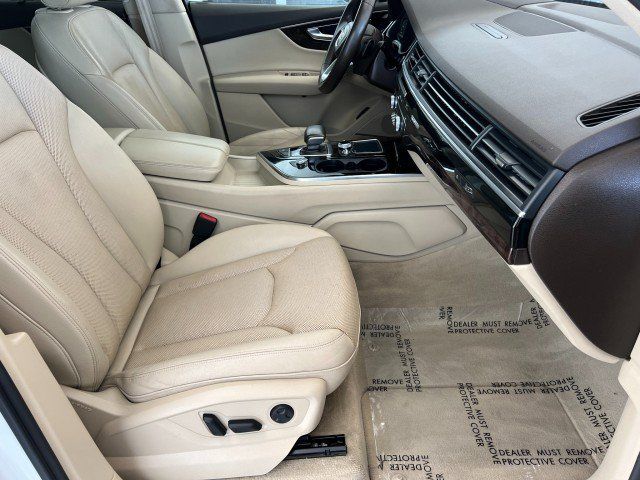 Used 2018 Audi Q7 3.0T Prestige AWD/4WD image 13