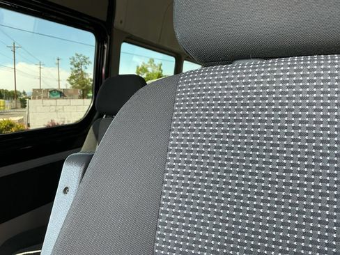 Used 2013 Mercedes-Benz Sprinter 2500 image 12