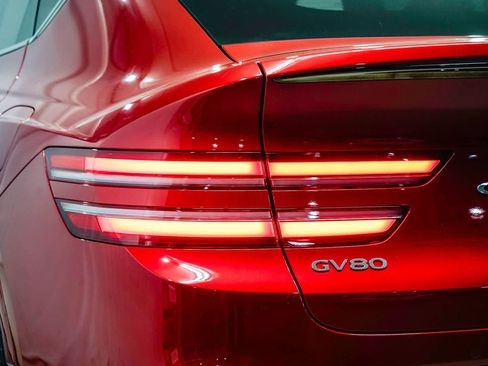 Used 2025 Genesis GV80 3.5T e-SC AWD/4WD image 9