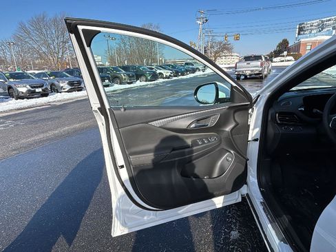 New 2026 Buick Envista Avenir image 23