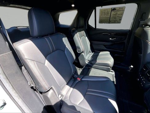 Used 2025 Honda Pilot TrailSport image 28