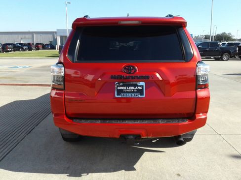 Used 2021 Toyota 4Runner SR5 Premium image 6