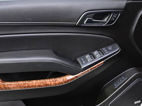 Used 2019 Chevrolet Suburban Premier image 18