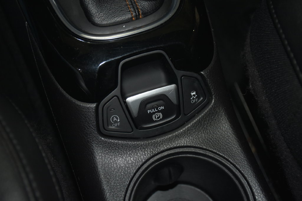 Used 2021 Jeep Compass Limited AWD/4WD image 29