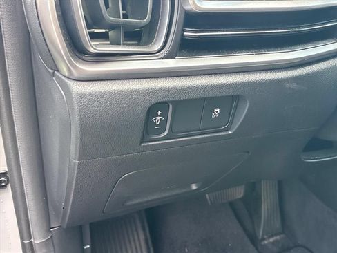 Used 2024 Kia Sorento S w/ Panoramic Sunroof Package AWD/4WD image 8