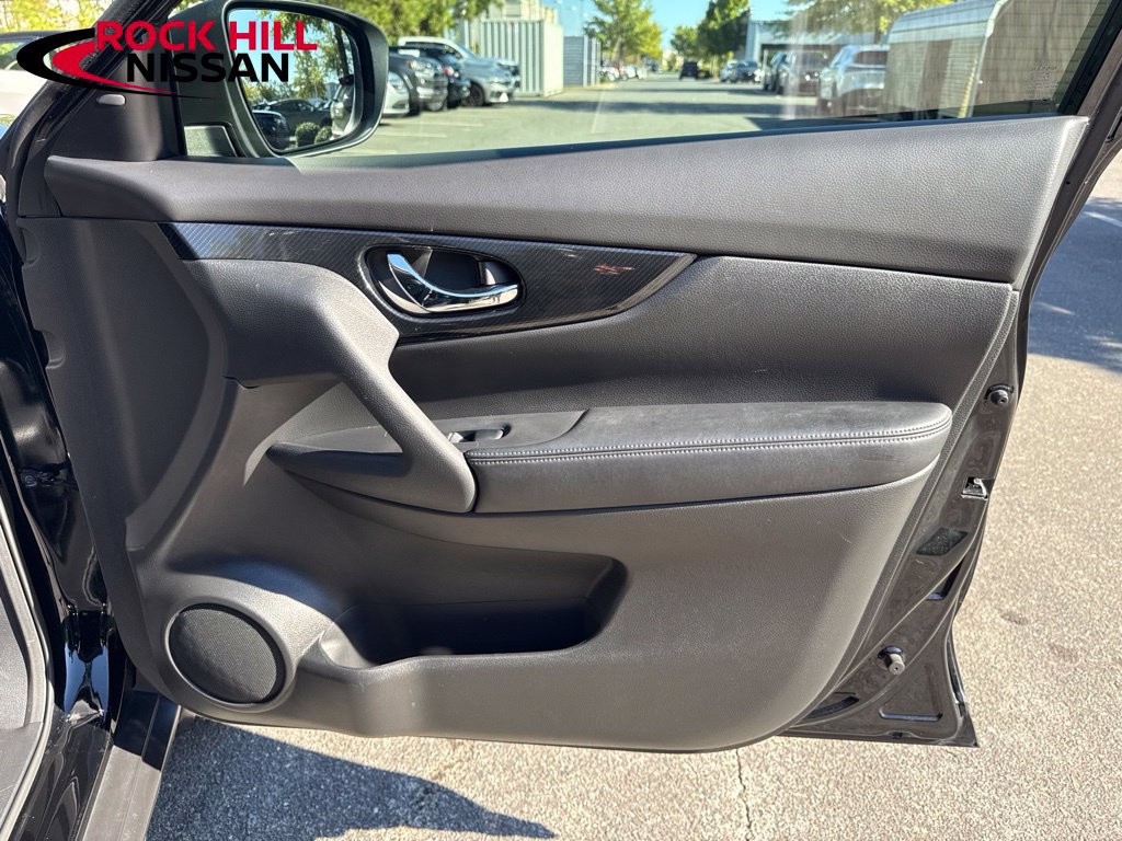 Used 2020 Nissan Rogue SL FWD image 32