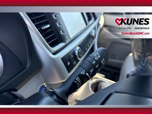 Used 2019 Toyota Highlander Limited image 23