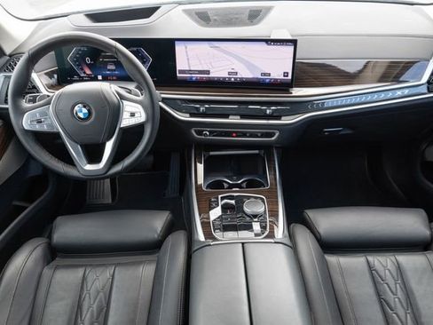 Used 2026 BMW X7 xDrive40i AWD/4WD image 23