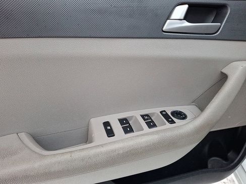 Used 2017 Hyundai Sonata SE image 11