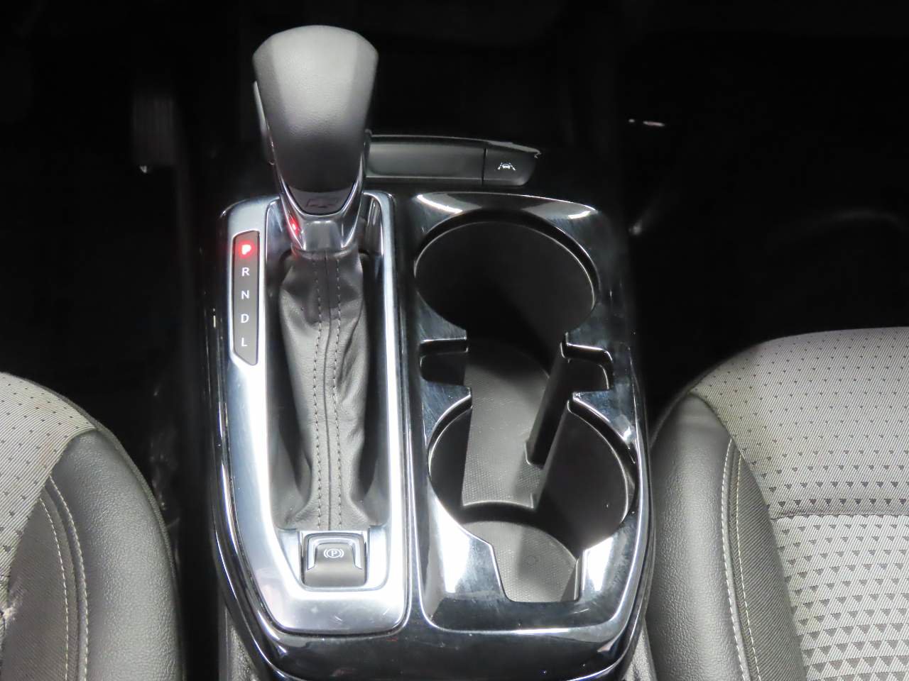 Used 2025 Chevrolet Trax LT FWD image 9