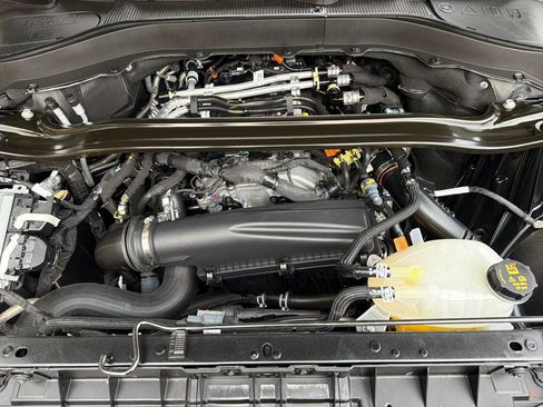 Used 2025 Ford Explorer ST-Line w/ ST-Line Street Pack image 40