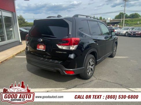 Used 2019 Subaru Forester Premium AWD/4WD image 17