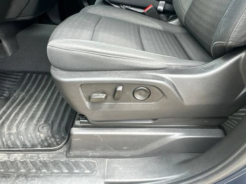Used 2023 Chevrolet Silverado 1500 Custom AWD/4WD image 14