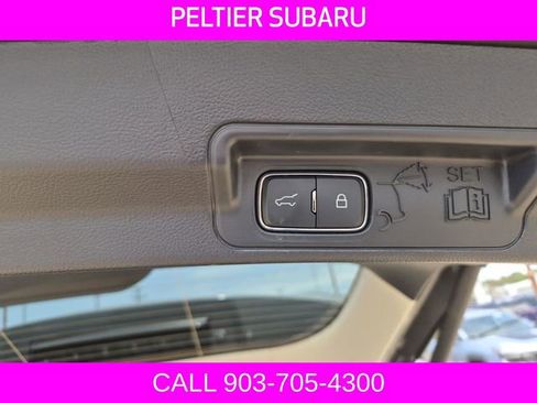 Used 2025 Ford Explorer Active RWD image 10
