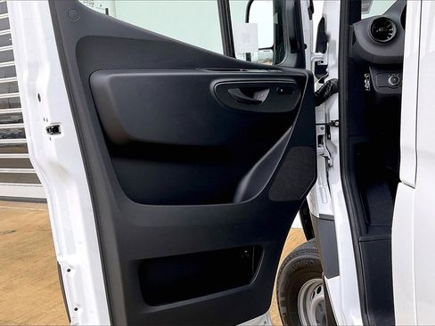 New 2025 Mercedes-Benz Sprinter 2500 image 10