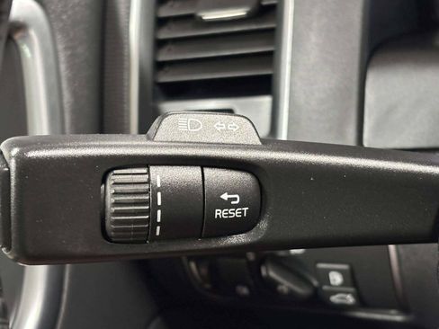 Used 2016 Volvo XC60 T6 w/ Proximity Package AWD/4WD image 38