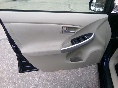 Used 2014 Toyota Prius Three image 11