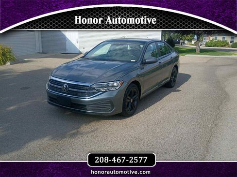 Used 2023 Volkswagen Jetta SE w/ Panoramic Sunroof Package image 1