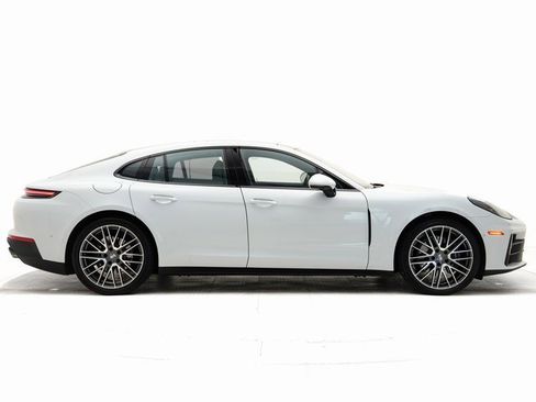Used 2025 Porsche Panamera 4 image 30