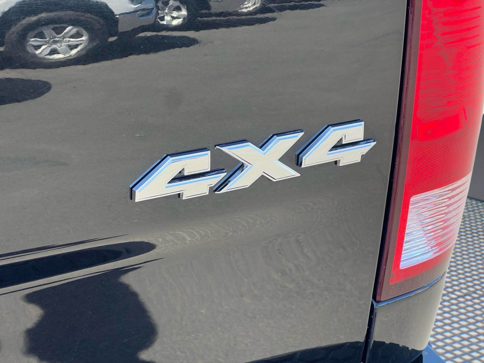 Used 2017 RAM 1500 Express AWD/4WD image 5