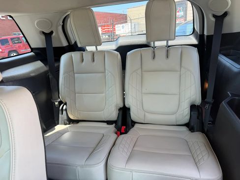Used 2016 Ford Explorer Platinum AWD/4WD image 14