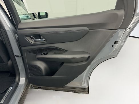 Used 2025 Nissan Ariya AWD image 31