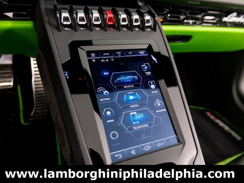 Used 2021 Lamborghini Huracan EVO image 26