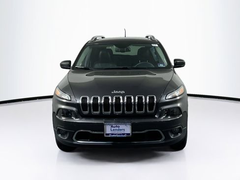 Used 2017 Jeep Cherokee Limited w/ Luxury Group AWD/4WD image 2