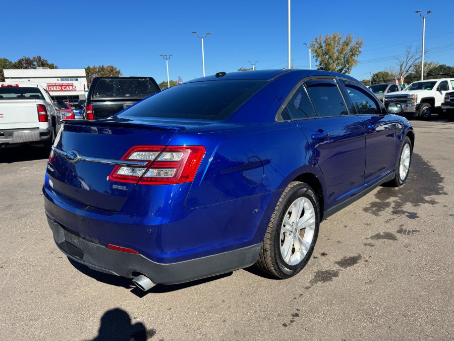 Used 2013 Ford Taurus SEL FWD image 5