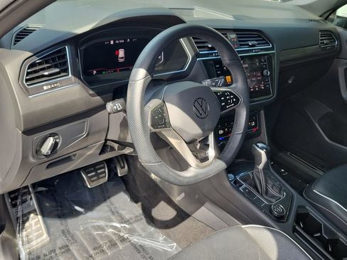 Used 2022 Volkswagen Tiguan SEL R-Line AWD/4WD image 18