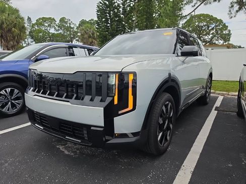 Used 2027 Kia Telluride S w/ Towing Package AWD/4WD image 4