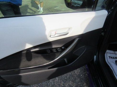 Used 2021 Toyota Corolla SE FWD image 18