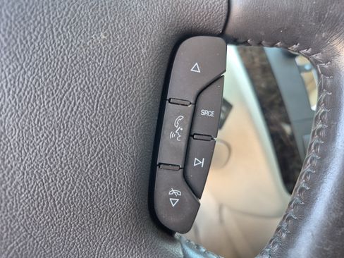 Used 2011 Cadillac DTS Luxury FWD image 16