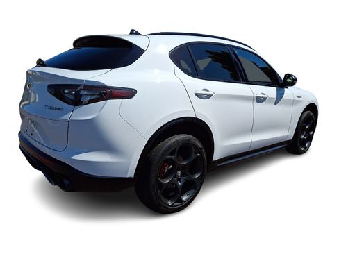 Used 2024 Alfa Romeo Stelvio Veloce AWD/4WD image 6