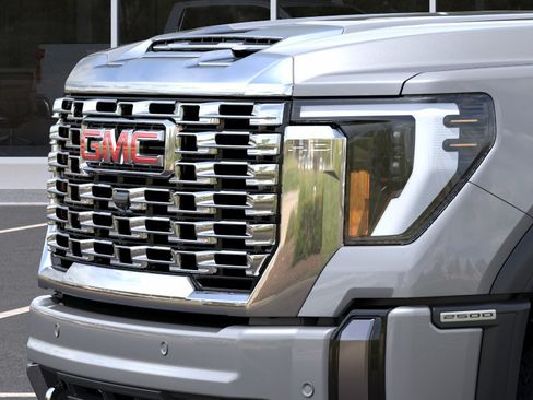 New 2026 GMC Sierra 2500 Denali w/ Denali Reserve Package AWD/4WD image 14