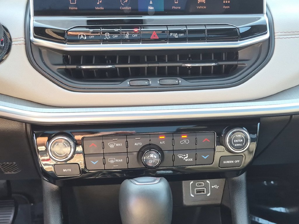 Certified 2025 Jeep Compass Limited w/ Elite Group AWD/4WD image 21