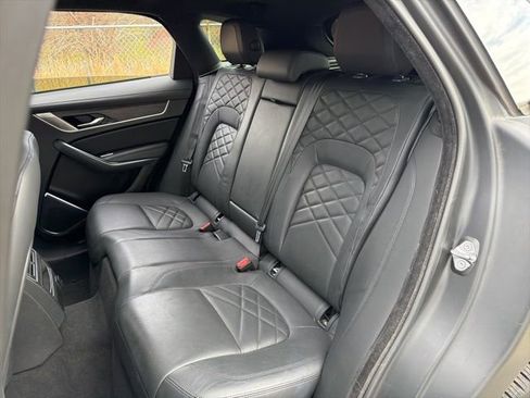 Used 2022 Jaguar F-PACE S AWD/4WD image 21