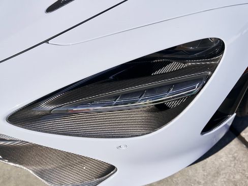 Used 2022 McLaren 720S Spider image 11