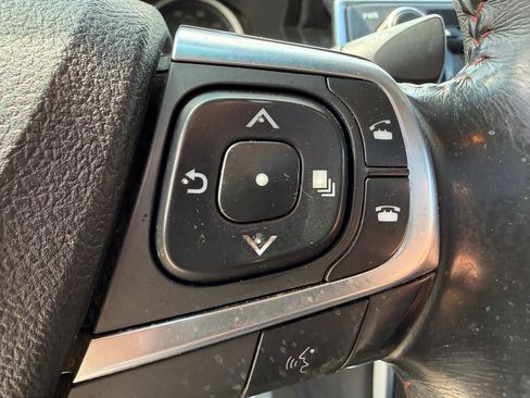 Used 2016 Toyota Camry SE w/ Moonroof Package FWD image 17