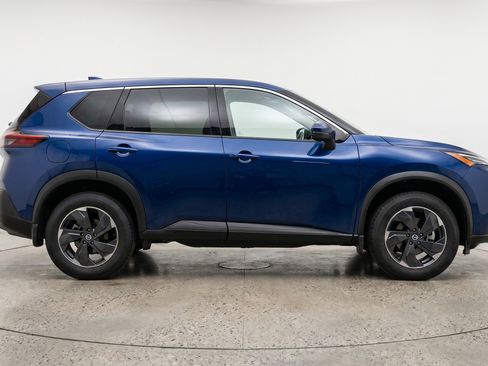 Used 2025 Nissan Rogue SV AWD/4WD image 11