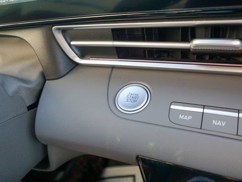 Used 2024 Hyundai Elantra SEL image 20