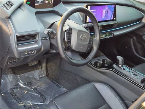 Used 2023 Toyota Prius Limited FWD image 9