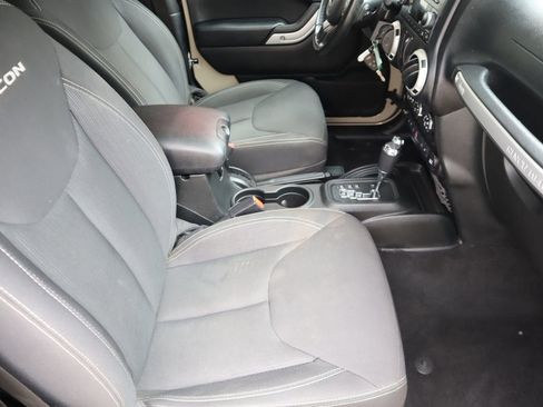 Used 2018 Jeep Wrangler Rubicon w/ Power Convenience Group image 59