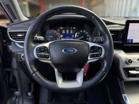 Used 2022 Ford Explorer XLT w/ Equipment Group 202A AWD/4WD image 20