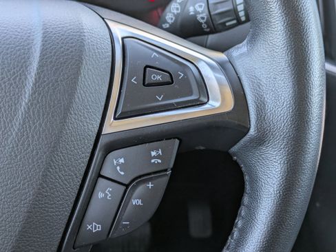 Used 2023 Ford Edge SEL image 28