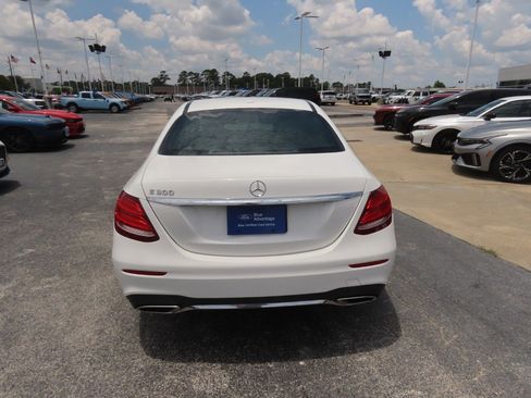 Used 2019 Mercedes-Benz E 300 image 11