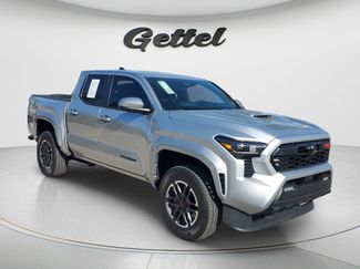 Certified 2025 Toyota Tacoma TRD Sport video 2