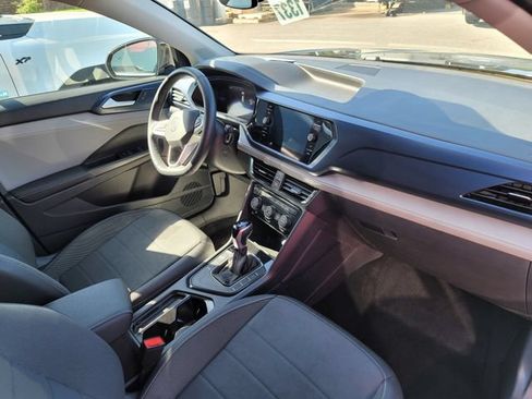 Used 2024 Volkswagen Taos SE FWD image 5