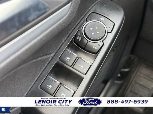 Used 2025 Ford Escape SE w/ PHEV Premium Package FWD image 17
