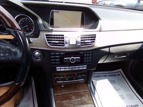 Used 2015 Mercedes-Benz E 350 4MATIC Sedan image 52